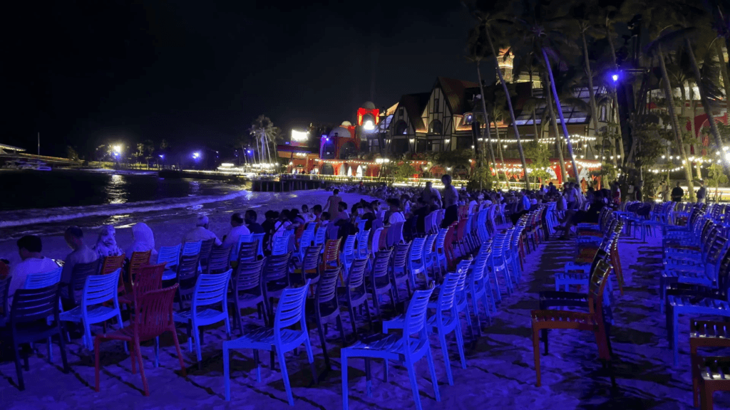 Vị trí ngồi xem show Symphony tại bãi biển